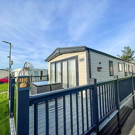 Stunning 8 Berth Caravan With Decking At Kessingland Beach Ref 90017D Benacre Luaran gambar
