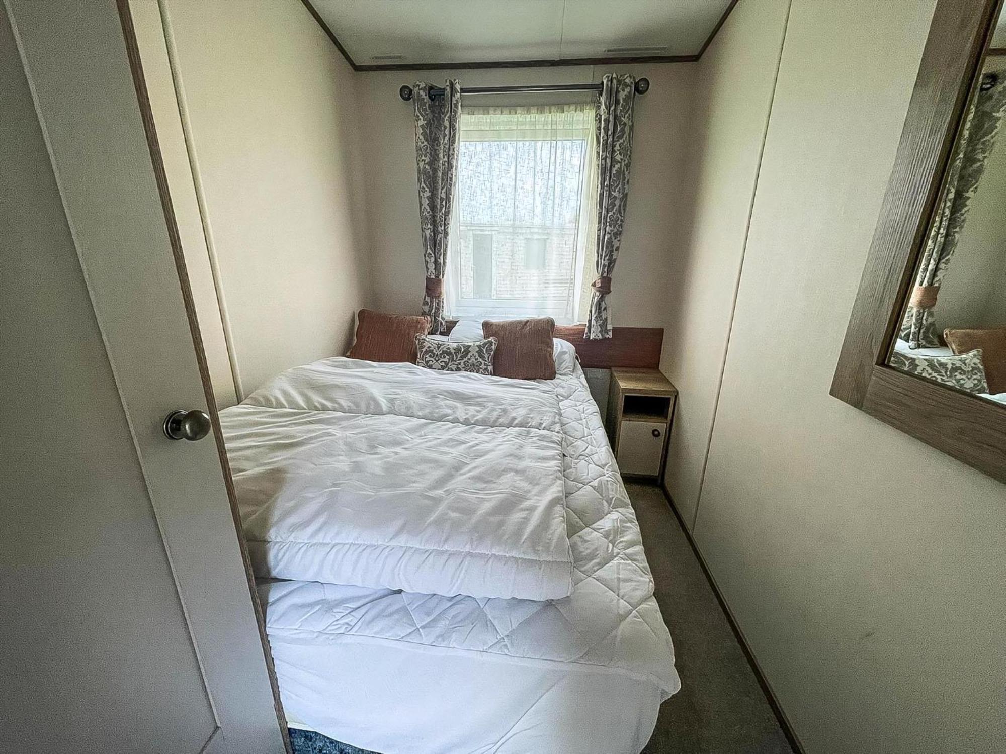 Stunning 8 Berth Caravan With Decking At Kessingland Beach Ref 90017D Benacre Luaran gambar